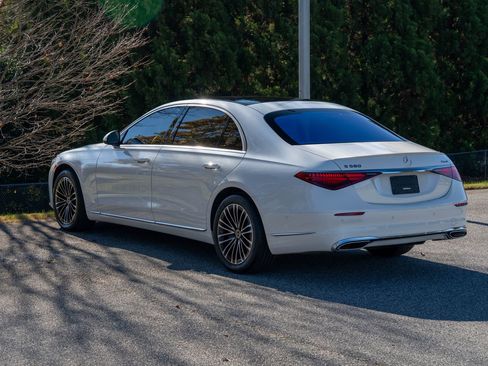 Used 2022 Mercedes-Benz S 580 4MATIC Sedan image 2