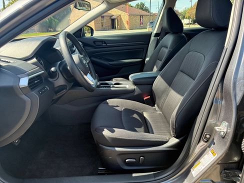 Used 2026 Nissan Altima 2.5 SV FWD image 22