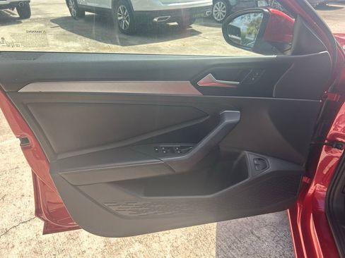 Used 2023 Volkswagen Jetta SE w/ Panoramic Sunroof Package image 12