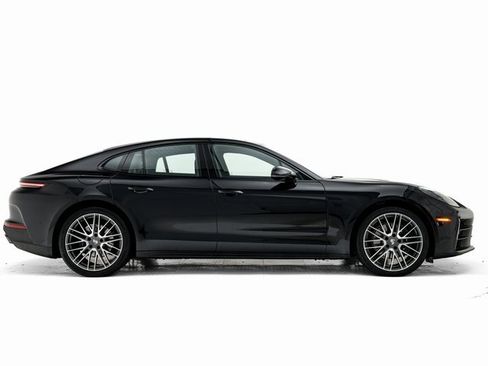 Certified 2025 Porsche Panamera 4 image 31