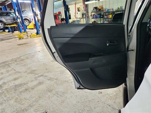 Used 2020 Mitsubishi Outlander Sport ES image 19