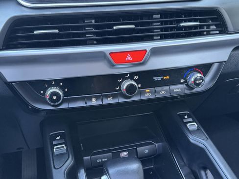 Used 2020 Kia Telluride S w/ S 8 Passenger Seating Package image 14