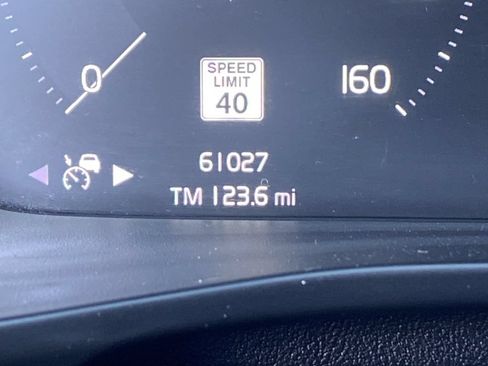 Used 2019 Volvo XC40 T4 Inscription FWD image 33