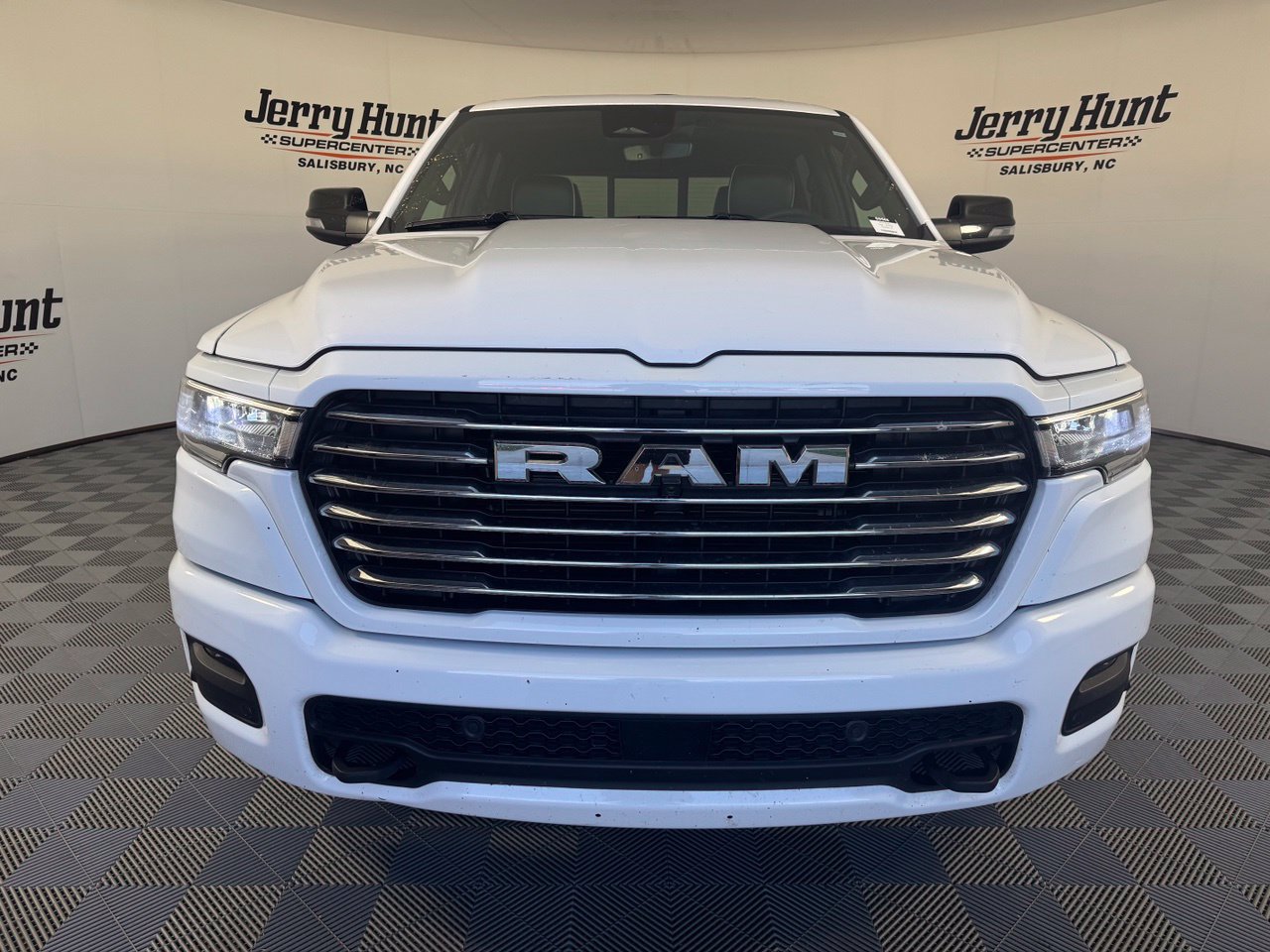 Used 2026 RAM 1500 Laramie AWD/4WD image 5