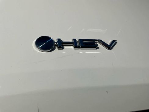 Used 2025 Toyota Sienna LE image 19