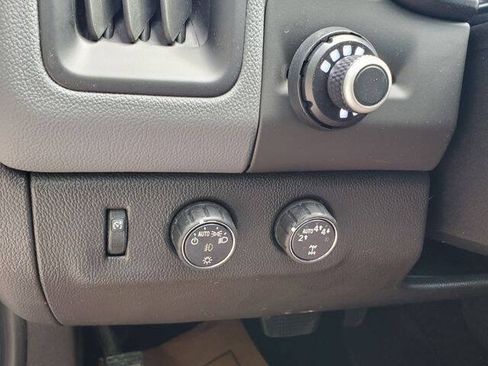 Used 2018 Chevrolet Colorado Z71 AWD/4WD image 21