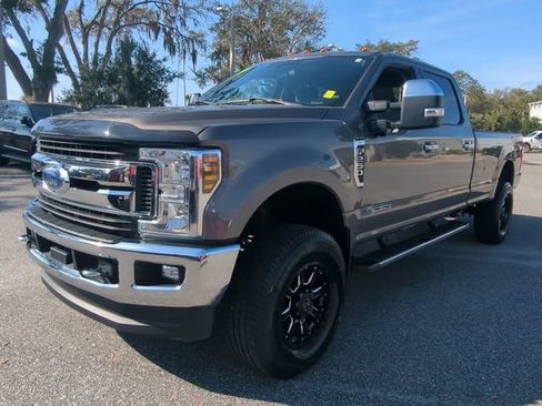 Certified 2019 Ford F250 XLT w/ XLT Premium Package image 9