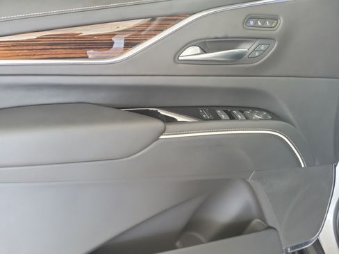 Used 2023 Cadillac Escalade Premium Luxury RWD image 22