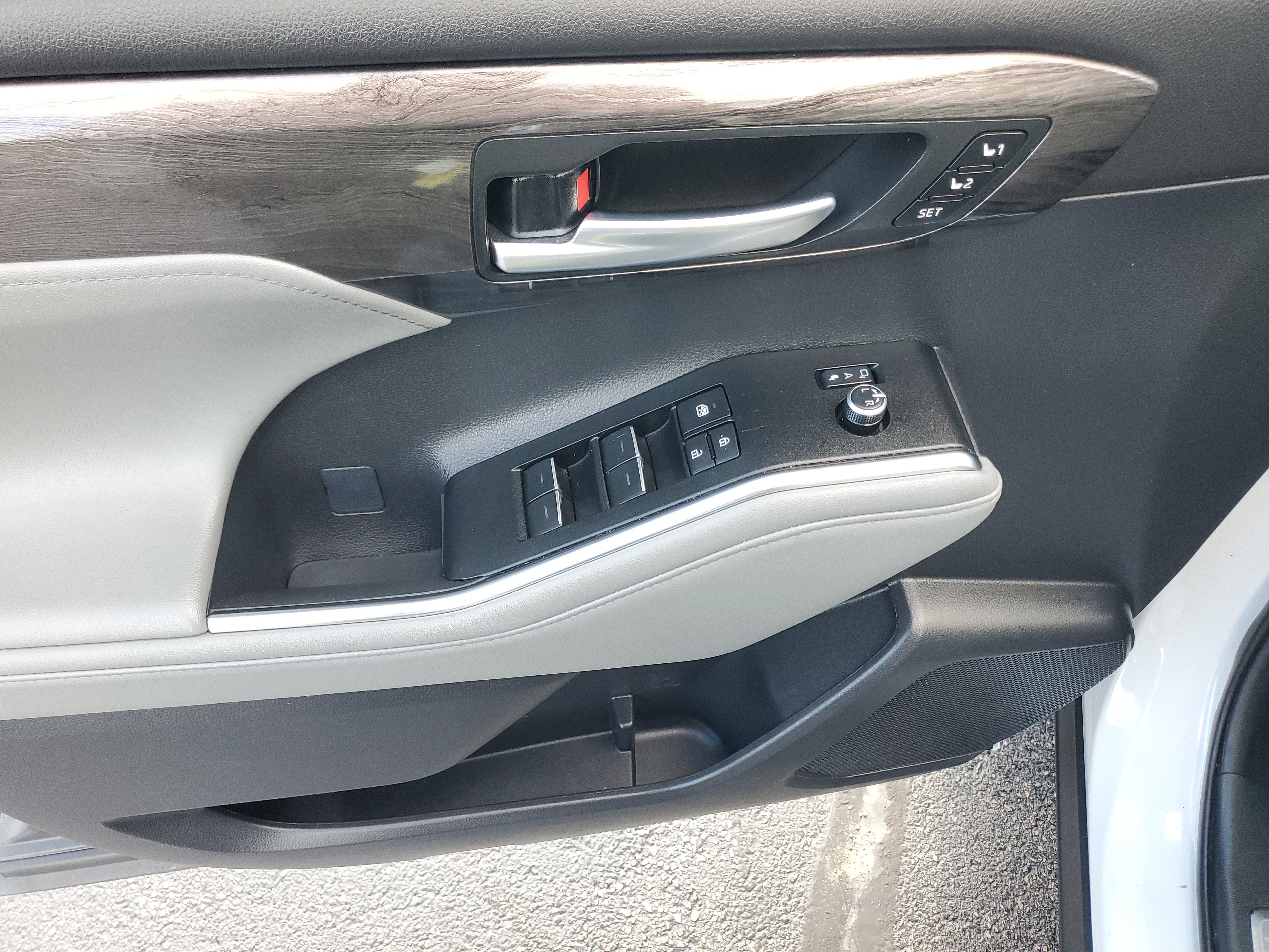 Certified 2026 Toyota Highlander AWD image 23
