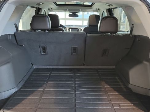 Used 2022 GMC Terrain SLT w/ Tech Package AWD/4WD image 20