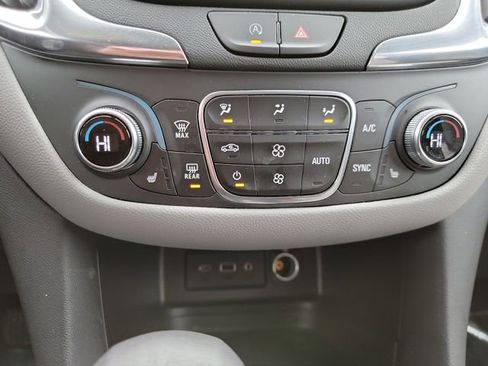 Certified 2024 Chevrolet Equinox LT image 19