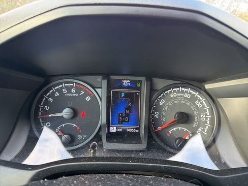 Used 2022 Toyota Tacoma SR image 13