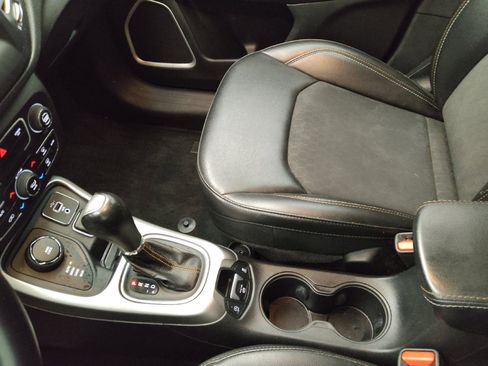 Used 2019 Jeep Compass Latitude image 26