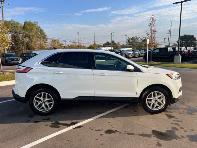 Used 2024 Ford Edge SEL w/ Convenience Package AWD/4WD image 4