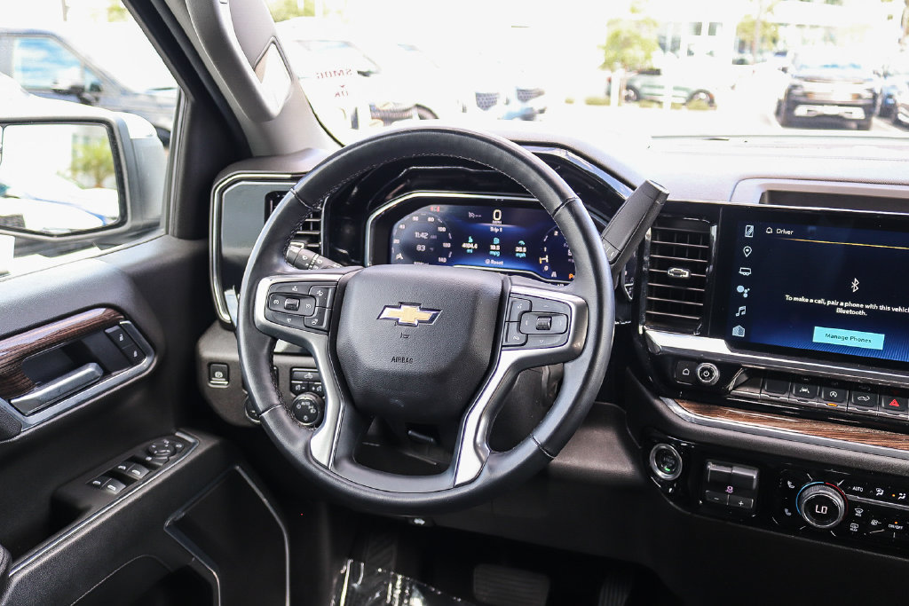 Used 2025 Chevrolet Silverado 1500 LT RWD image 14