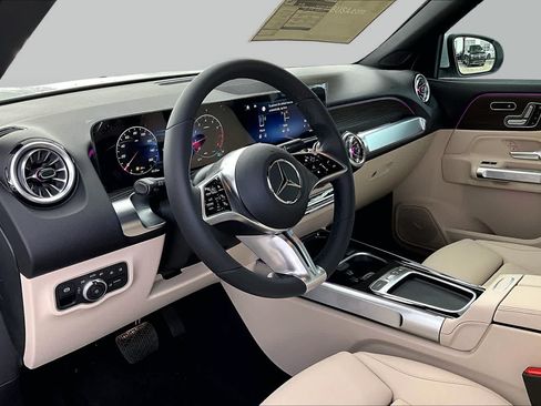 New 2026 Mercedes-Benz GLB 250 image 10