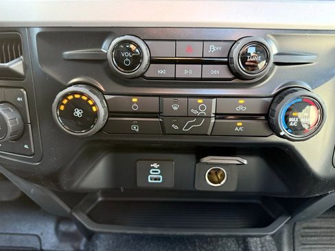 New 2026 Ford F250 XL w/ XL Chrome Package image 31