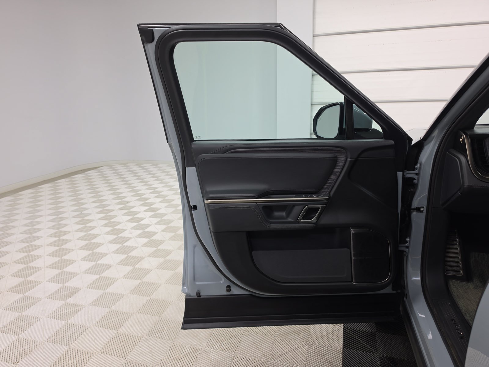 Used 2022 Rivian R1T Launch Edition AWD/4WD image 17