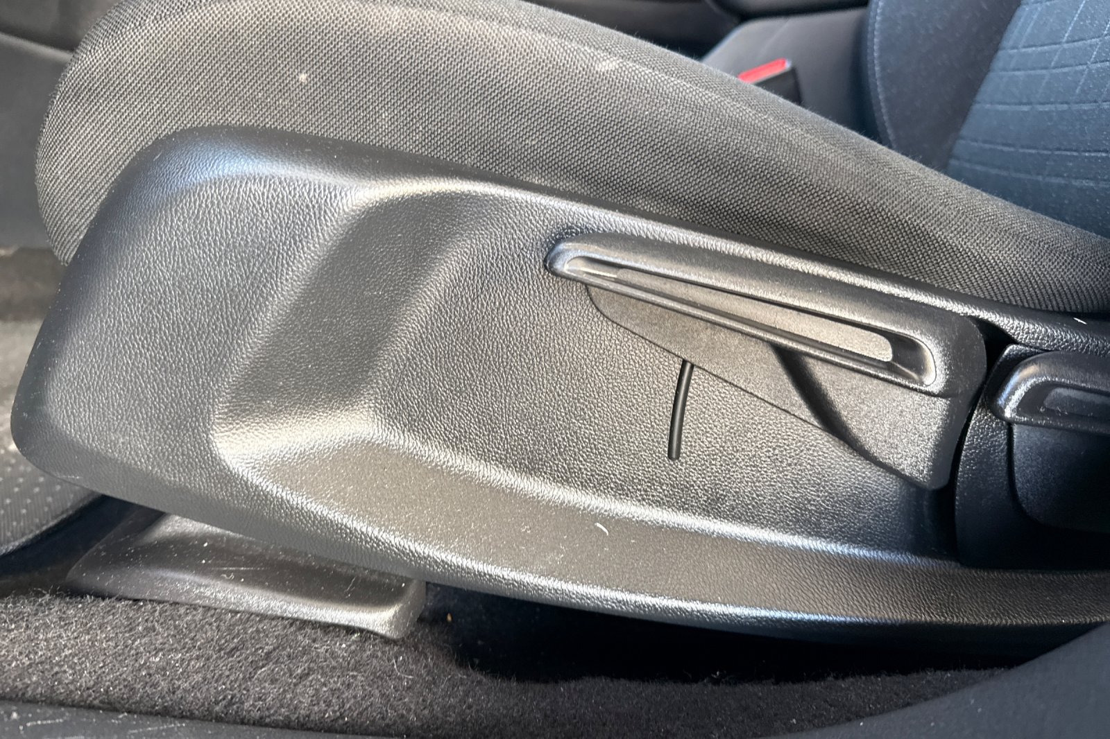 Used 2024 Honda HR-V LX image 19