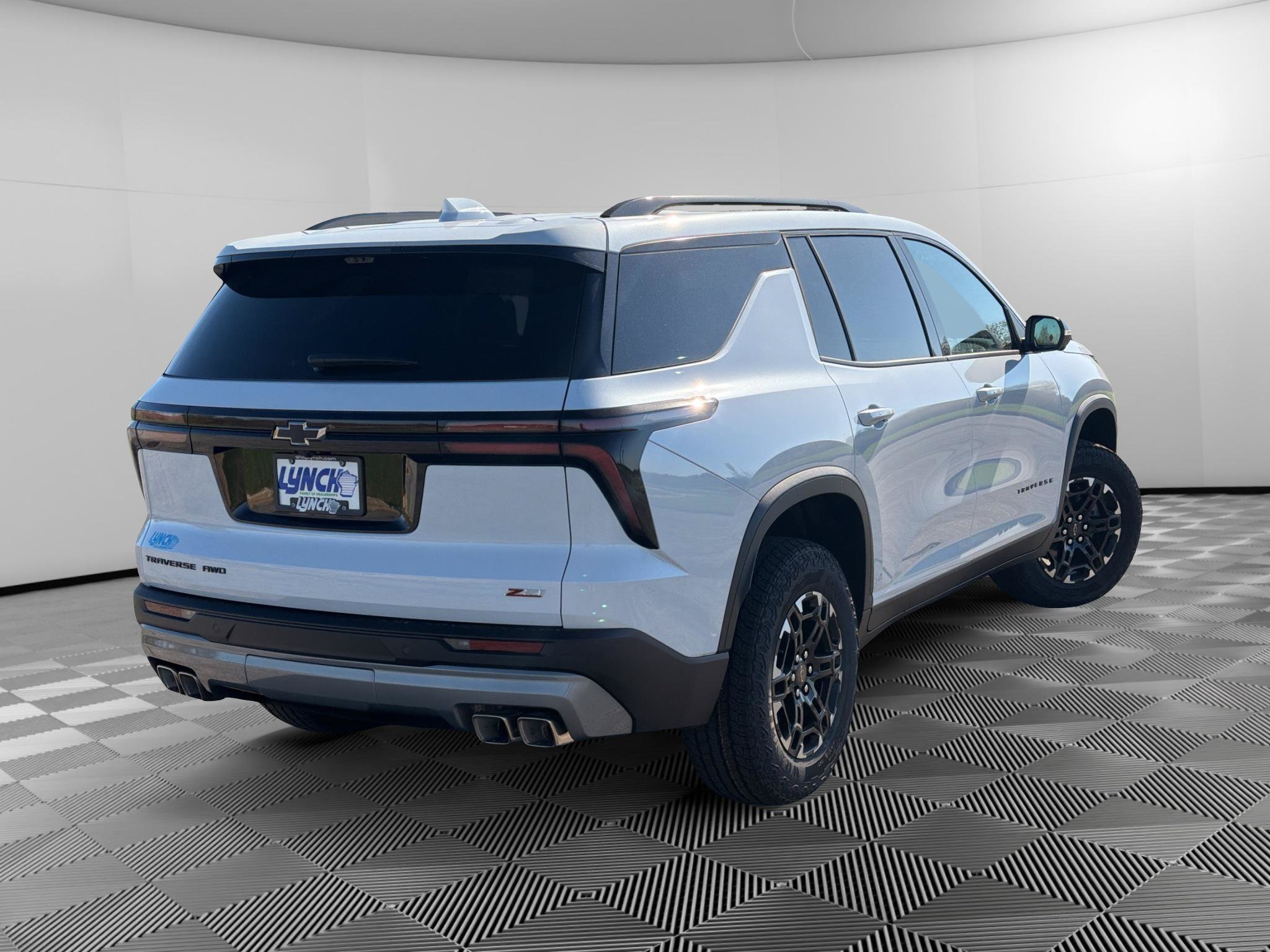 New 2027 Chevrolet Traverse Z71 w/ Driver Confidence Package AWD/4WD image 4