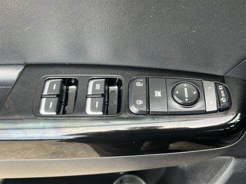 Used 2021 Kia Sportage EX image 18