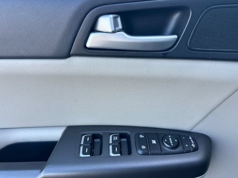Used 2020 Kia Sportage S FWD image 10