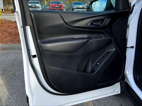 Certified 2024 Chevrolet Equinox LT image 9