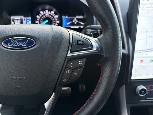 Used 2022 Ford Edge ST-Line w/ Class II Trailer Tow Package image 14