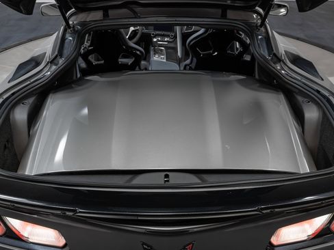 Used 2015 Chevrolet Corvette Z06 w/ 3LZ Preferred Equipment Group image 38