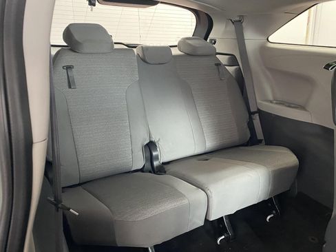 Used 2021 Toyota Sienna LE image 12