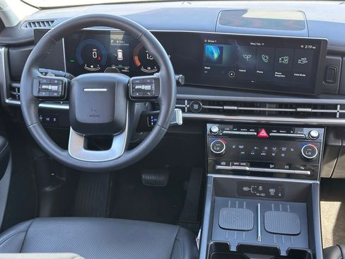 Certified 2025 Hyundai Santa Fe SEL image 24