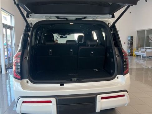 New 2026 Nissan Armada SL w/ Captain's Chari Seat Package image 5