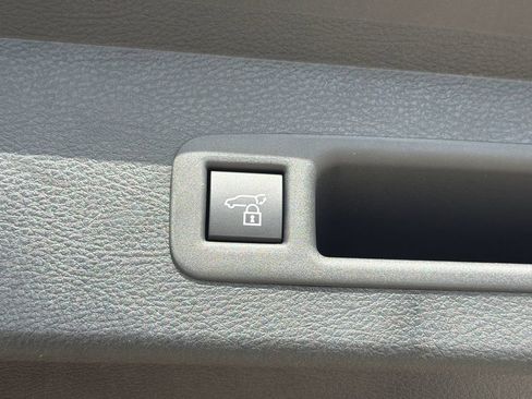 New 2026 Toyota Sienna Platinum AWD/4WD image 7