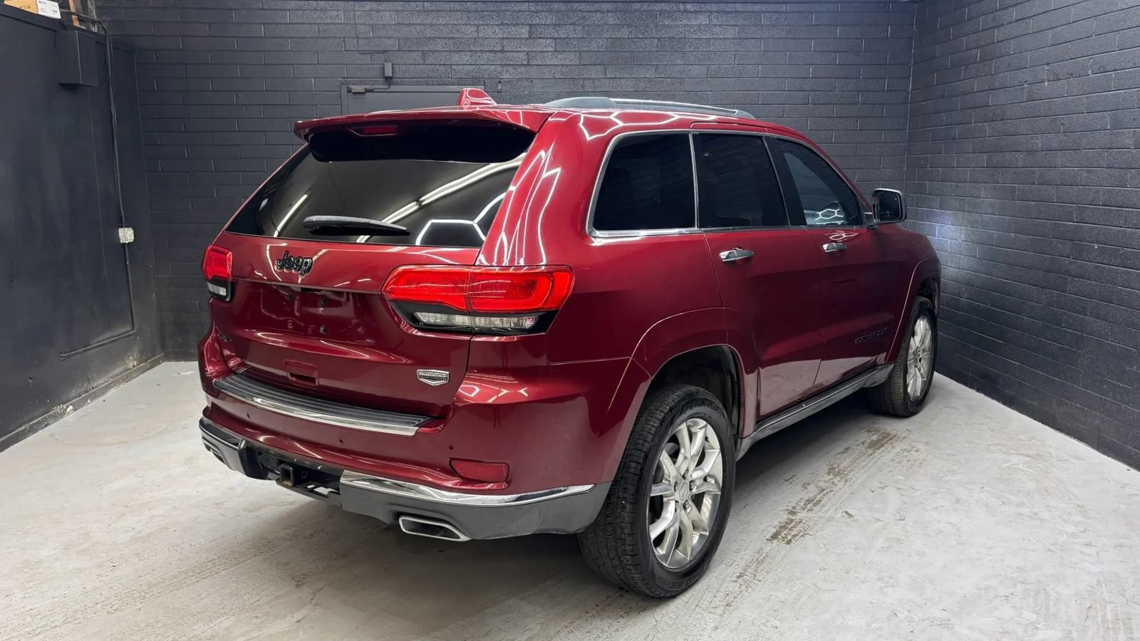 Used 2014 Jeep Grand Cherokee Summit AWD/4WD image 3