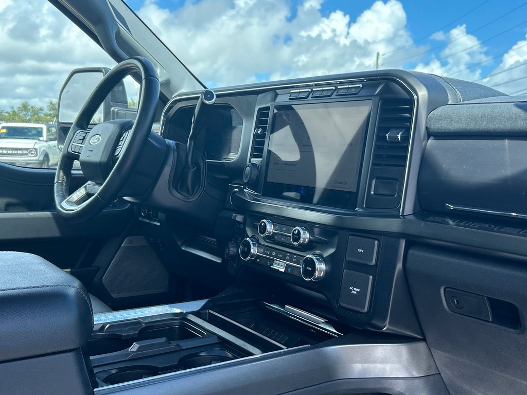 Used 2023 Ford F350 Lariat w/ Lariat Ultimate Package AWD/4WD image 29