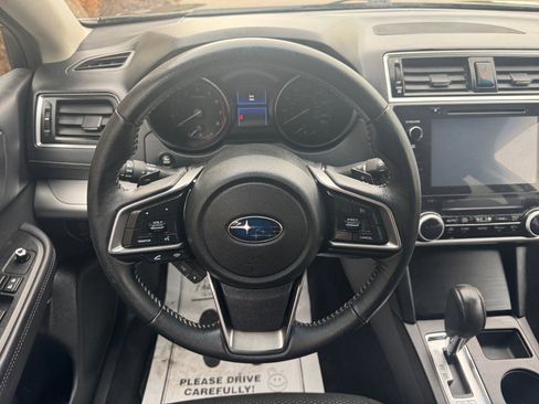 Used 2018 Subaru Outback 2.5i Premium AWD/4WD image 11