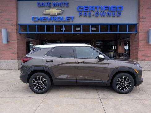 Used 2022 Chevrolet TrailBlazer ACTIV w/ Sun and Liftgate Package FWD image 10