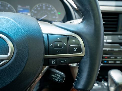 Used 2019 Lexus RX 350L FWD w/ Premium Package image 35