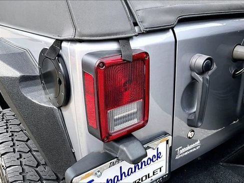 Used 2017 Jeep Wrangler Unlimited Sport w/ Quick Order Package 24S AWD/4WD image 23