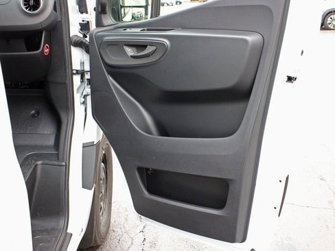 Used 2025 Mercedes-Benz Sprinter 2500 image 19