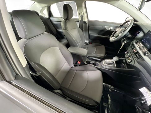 Used 2022 Kia Forte LXS image 25