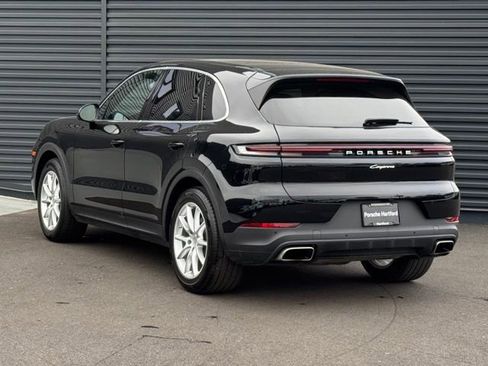 Used 2024 Porsche Cayenne image 3