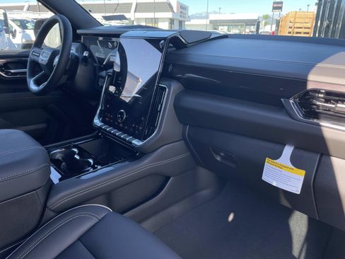 New 2026 GMC Yukon Elevation image 29