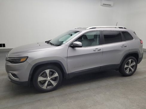 Used 2019 Jeep Cherokee Limited image 2