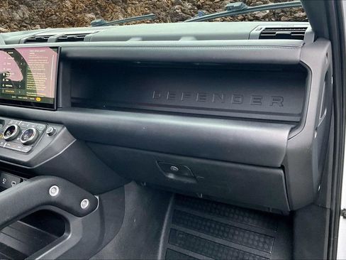 Used 2022 Land Rover Defender 90 Carpathian Edition image 14
