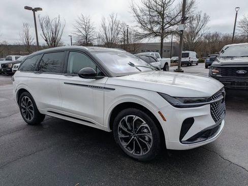 New 2026 Lincoln Nautilus Reserve image 2