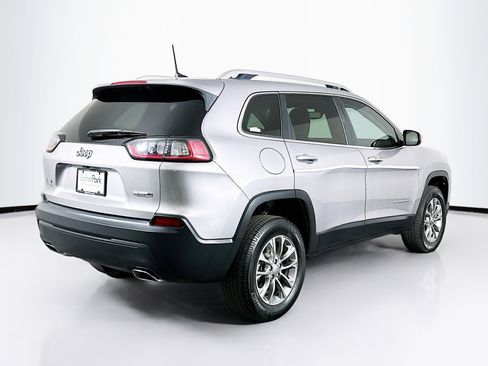 Used 2019 Jeep Cherokee Latitude Plus w/ Comfort/Convenience Group image 9