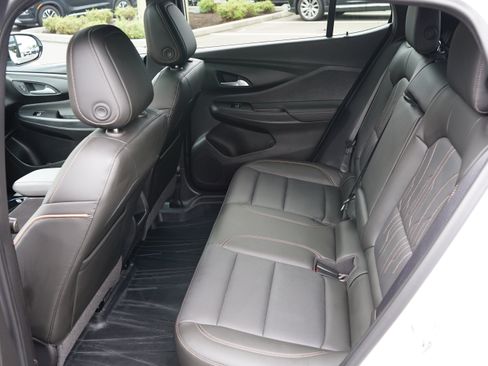 Used 2024 Buick Envista Avenir image 17