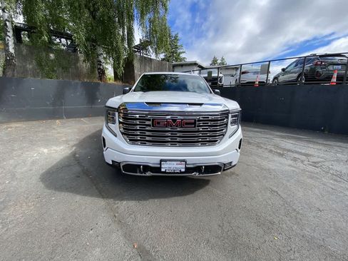Used 2024 GMC Sierra 1500 Denali AWD/4WD image 9