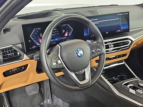 Used 2023 BMW 330e xDrive w/ Premium Package AWD/4WD image 15